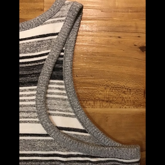 NWOT GAP Black, White, & Gray Racerback Striped Ringer - Picture 5 of 11